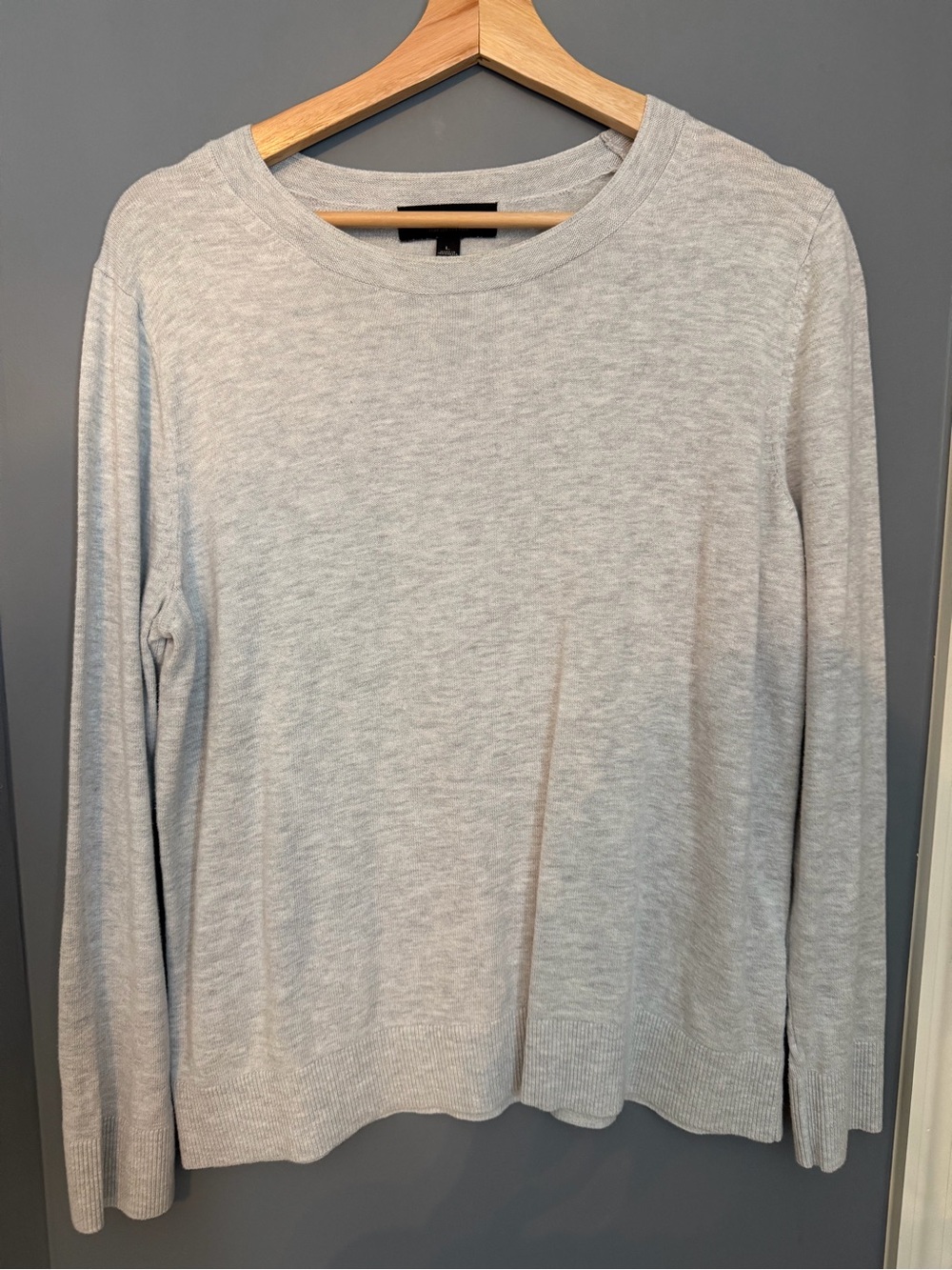 Banana Republic Light Gray Long-Sleeve Crewneck Sweater
